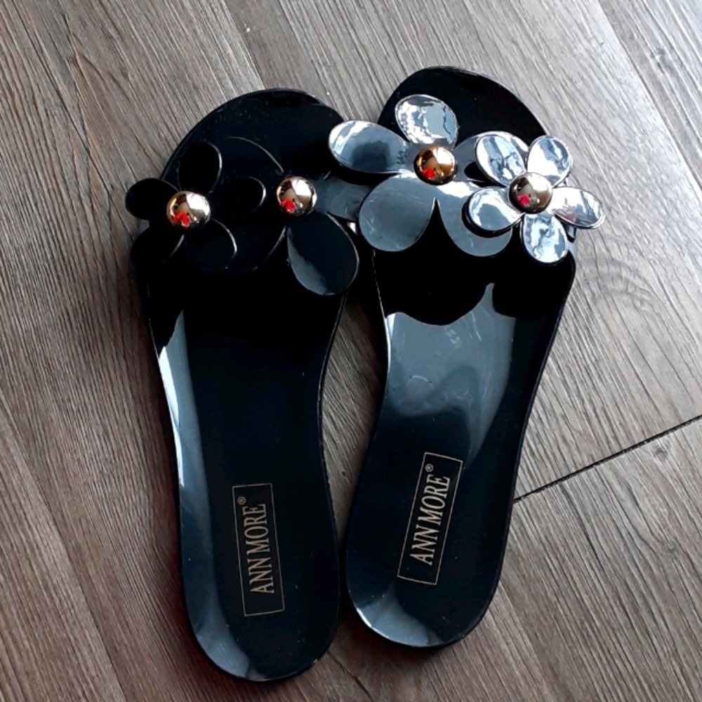 Ladies shoes